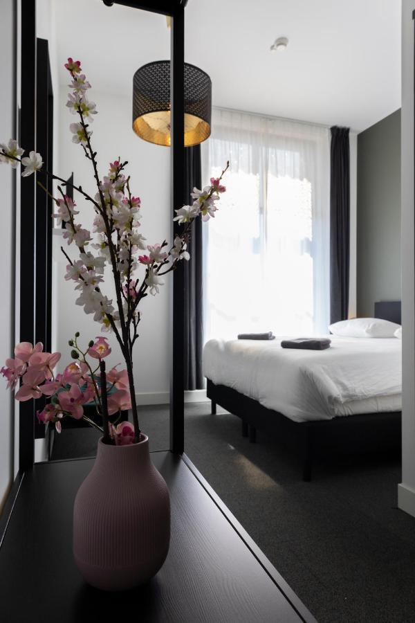 Hotel En Stadscafe De Dam L Hotel مونِكِندام المظهر الخارجي الصورة